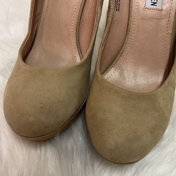 Steve Madden Cake Suede Nude Heels with Rhinestone Bow Size 7.5 B-25 - Picture 5 of 11